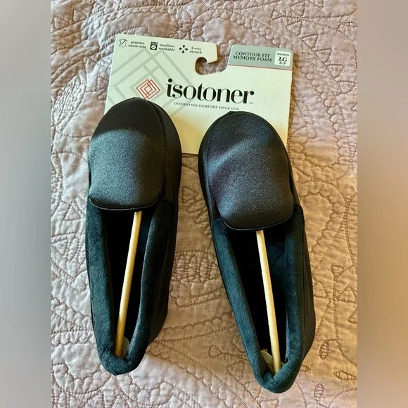 NWT Isotoner Black Slippers - Picture 1 of 4